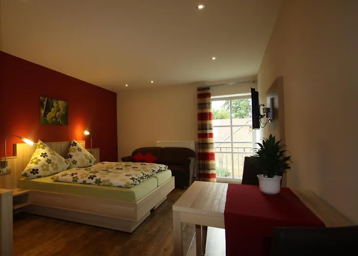 Gaestehaus Bourdy Estalagem Edesheim